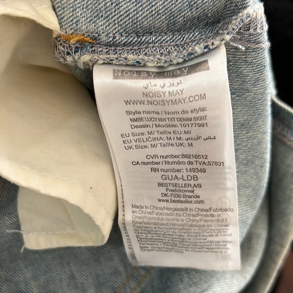 Noisy May Distressed Who Care Care Denim Jeans Skirt Size Medium - Picture 8 of 13